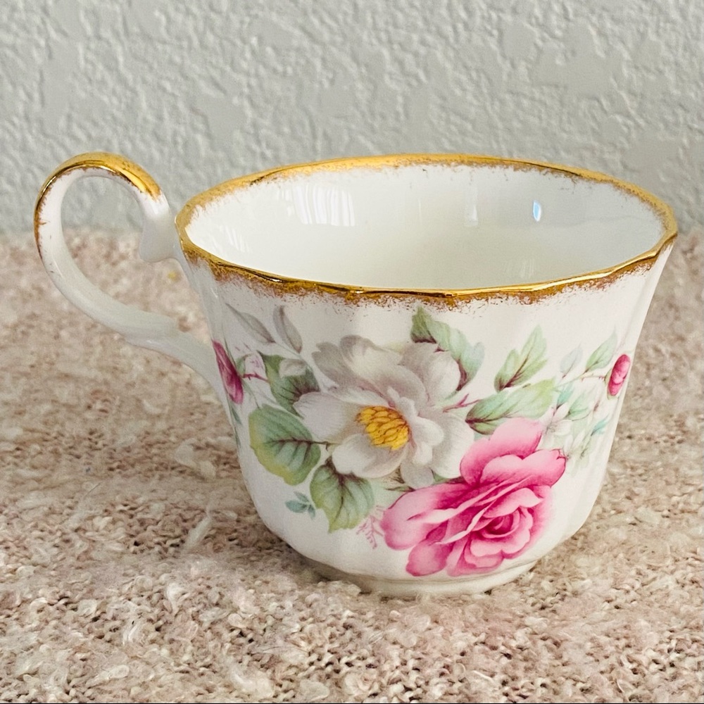 Vintage teacup, Regency Bone China, white / pink floral - Picture 2 of 13